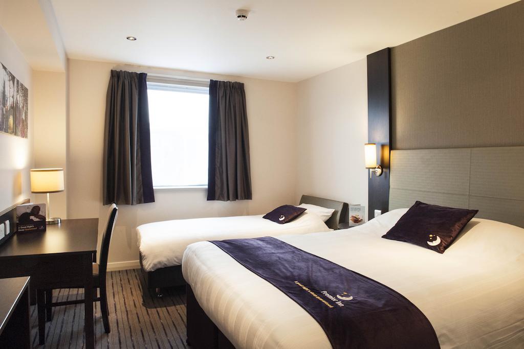 Premier Inn Stirling City Centre الغرفة الصورة
